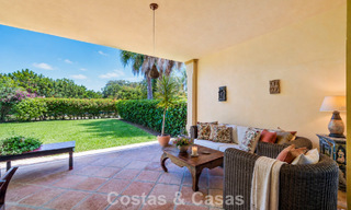 Villa jumelée avec un excellent potentiel à vendre, en première ligne de golf à Nueva Andalucía, Marbella 802880 