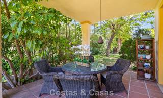 Villa jumelée avec un excellent potentiel à vendre, en première ligne de golf à Nueva Andalucía, Marbella 802918 