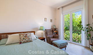 Villa jumelée avec un excellent potentiel à vendre, en première ligne de golf à Nueva Andalucía, Marbella 802921 