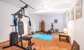 Villa jumelée avec un excellent potentiel à vendre, en première ligne de golf à Nueva Andalucía, Marbella 802930 