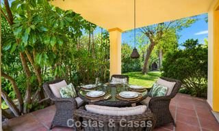 Villa jumelée avec un excellent potentiel à vendre, en première ligne de golf à Nueva Andalucía, Marbella 802942 
