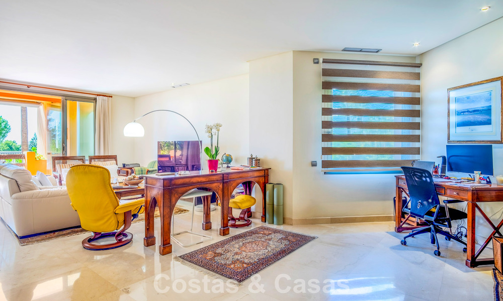 Spacieux et luxueux appartement avec vue sur la mer à vendre dans une résidence exclusive sur le Golden Mile de Marbella 802985