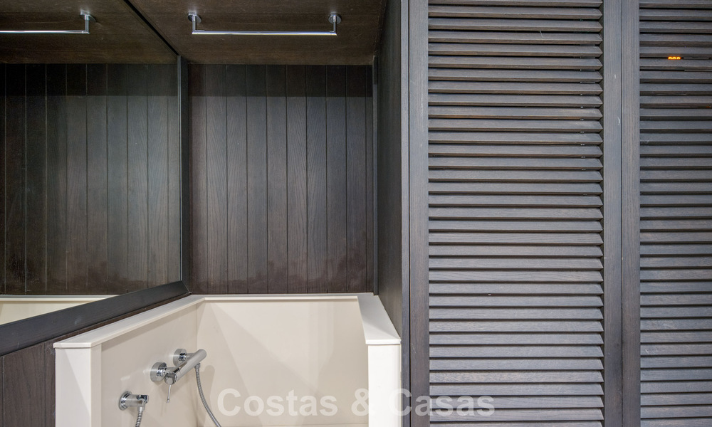 Appartement de luxe entièrement rénové à vendre à Puente Romano, Marbella 803012