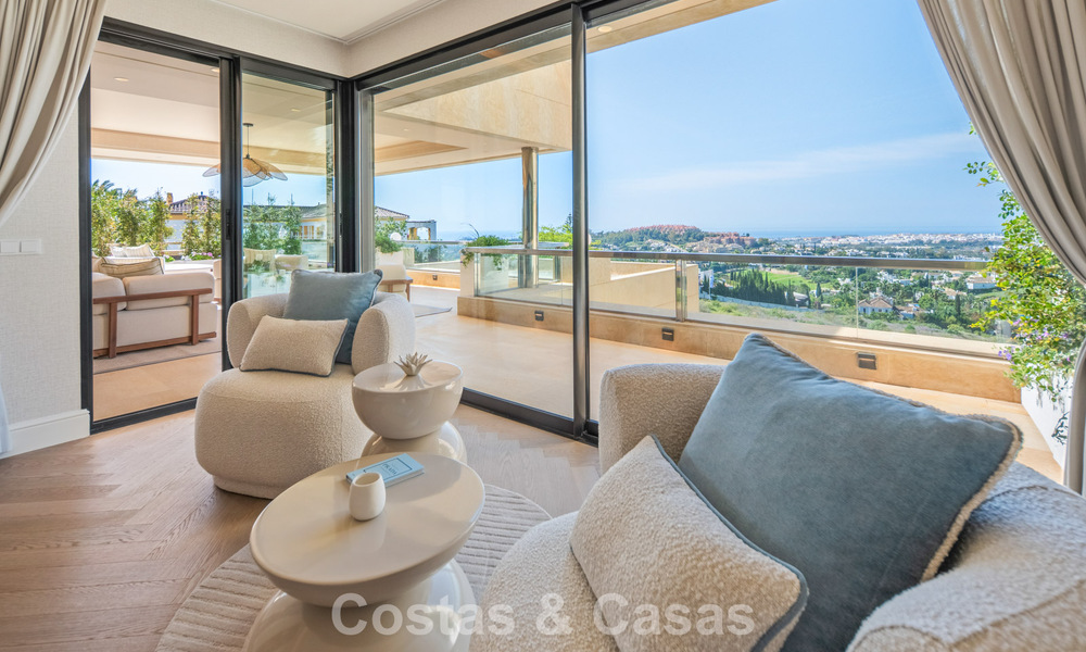 Penthouse duplex exclusif avec vue panoramique sur la mer à vendre à Nueva Andalucía, Marbella 803039