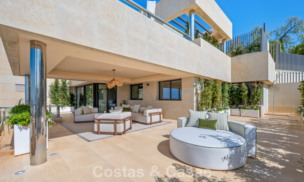 Penthouse duplex exclusif avec vue panoramique sur la mer à vendre à Nueva Andalucía, Marbella 803042