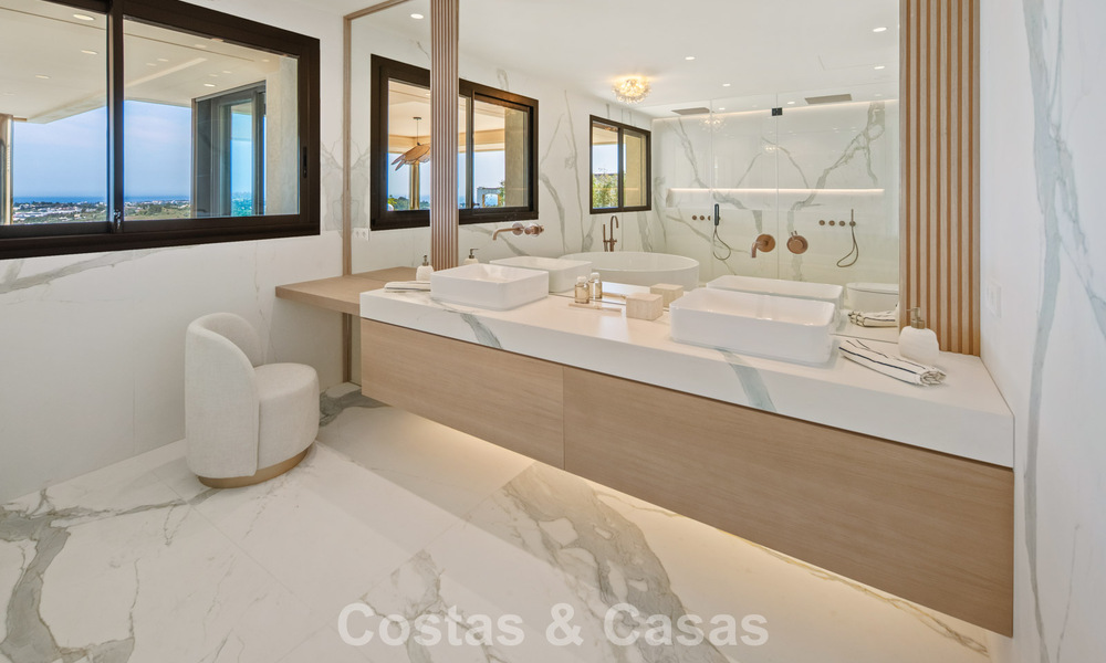 Penthouse duplex exclusif avec vue panoramique sur la mer à vendre à Nueva Andalucía, Marbella 803047