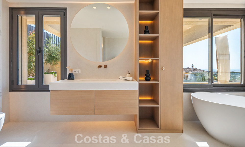 Penthouse duplex exclusif avec vue panoramique sur la mer à vendre à Nueva Andalucía, Marbella 803057