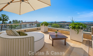 Penthouse duplex exclusif avec vue panoramique sur la mer à vendre à Nueva Andalucía, Marbella 803058 