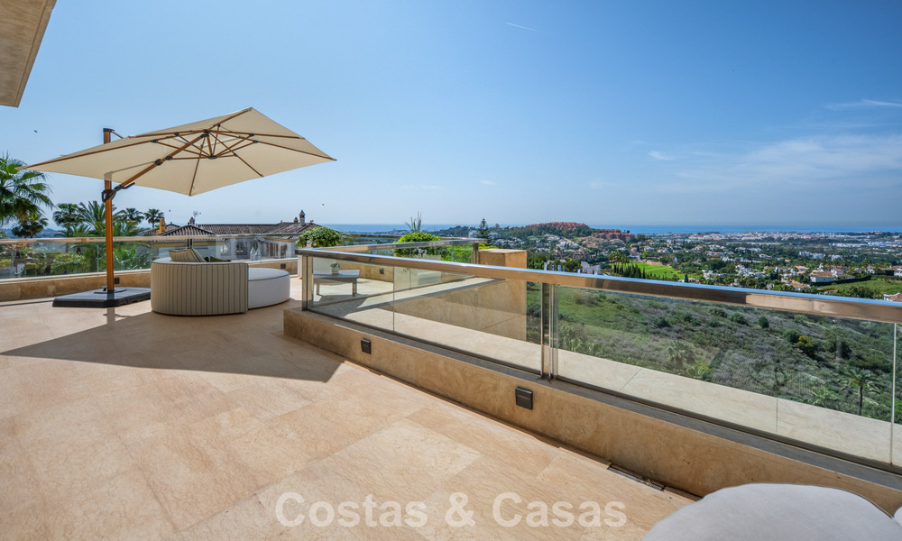 Penthouse duplex exclusif avec vue panoramique sur la mer à vendre à Nueva Andalucía, Marbella 803061