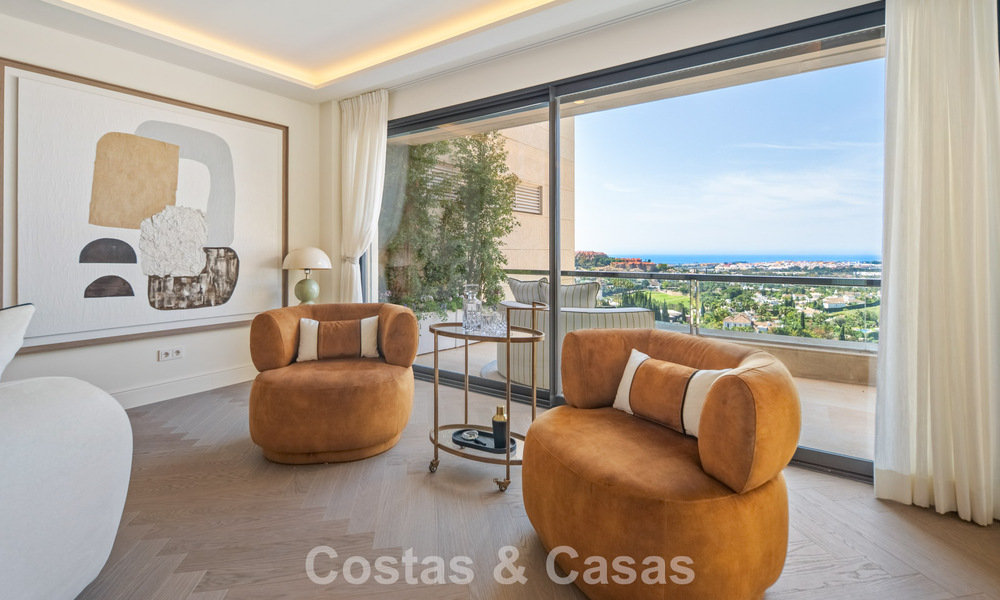 Penthouse duplex exclusif avec vue panoramique sur la mer à vendre à Nueva Andalucía, Marbella 803065