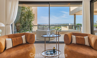 Penthouse duplex exclusif avec vue panoramique sur la mer à vendre à Nueva Andalucía, Marbella 803068 