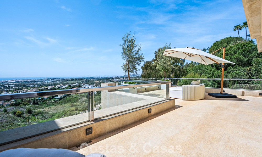 Penthouse duplex exclusif avec vue panoramique sur la mer à vendre à Nueva Andalucía, Marbella 803101