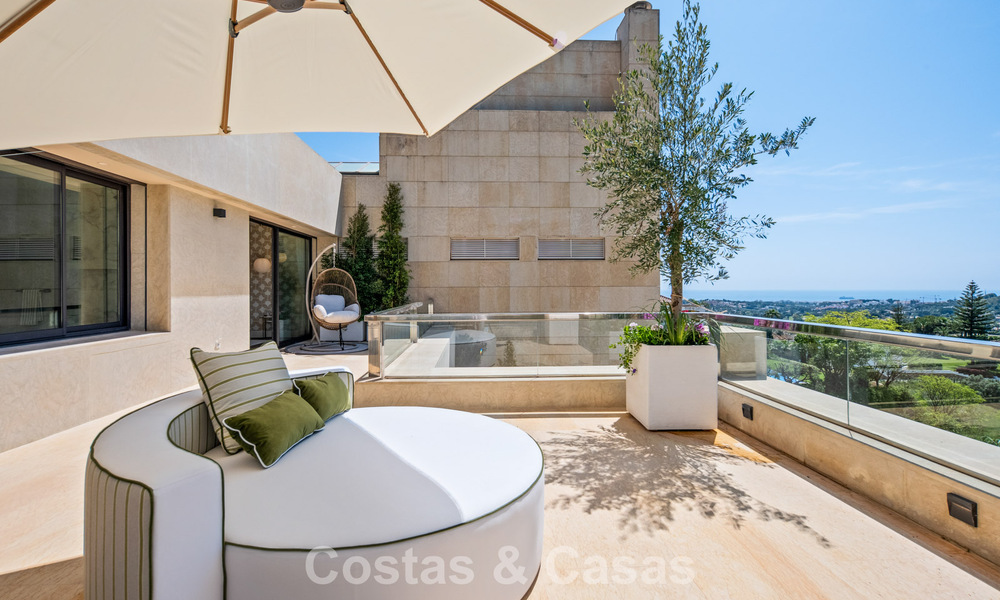 Penthouse duplex exclusif avec vue panoramique sur la mer à vendre à Nueva Andalucía, Marbella 803102