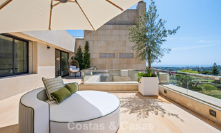 Penthouse duplex exclusif avec vue panoramique sur la mer à vendre à Nueva Andalucía, Marbella 803102 