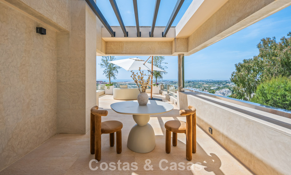 Penthouse duplex exclusif avec vue panoramique sur la mer à vendre à Nueva Andalucía, Marbella 803103