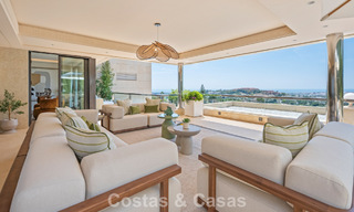 Penthouse duplex exclusif avec vue panoramique sur la mer à vendre à Nueva Andalucía, Marbella 803111 