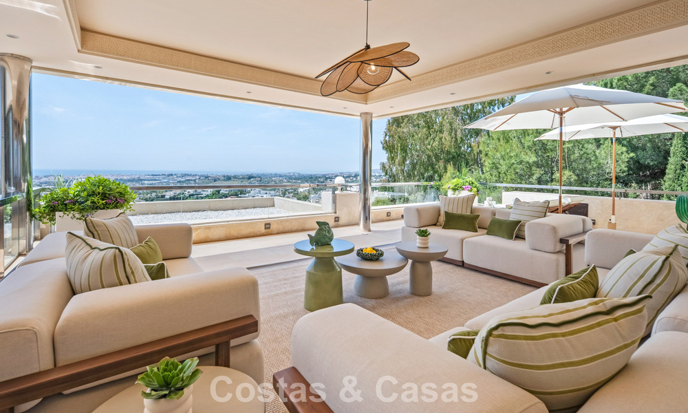 Penthouse duplex exclusif avec vue panoramique sur la mer à vendre à Nueva Andalucía, Marbella 803112