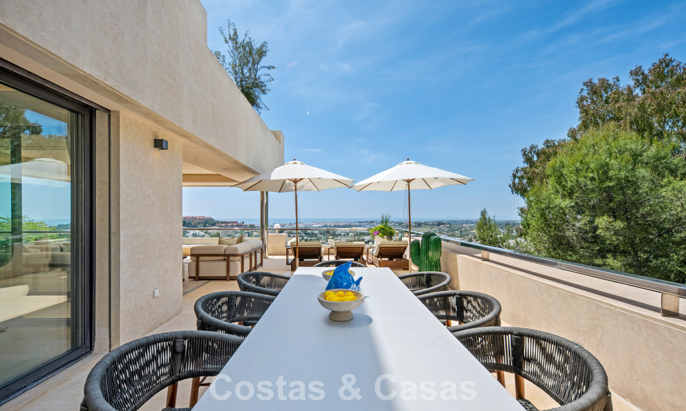 Penthouse duplex exclusif avec vue panoramique sur la mer à vendre à Nueva Andalucía, Marbella 803118