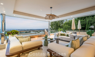 Penthouse duplex exclusif avec vue panoramique sur la mer à vendre à Nueva Andalucía, Marbella 803121 