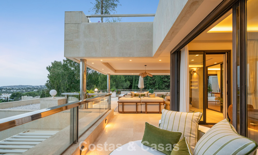 Penthouse duplex exclusif avec vue panoramique sur la mer à vendre à Nueva Andalucía, Marbella 803122