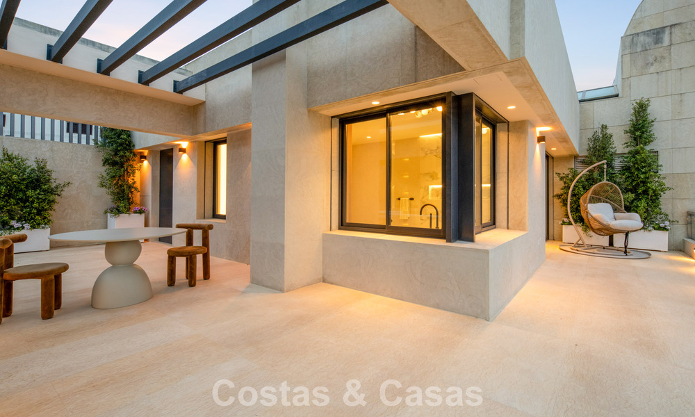 Penthouse duplex exclusif avec vue panoramique sur la mer à vendre à Nueva Andalucía, Marbella 803127