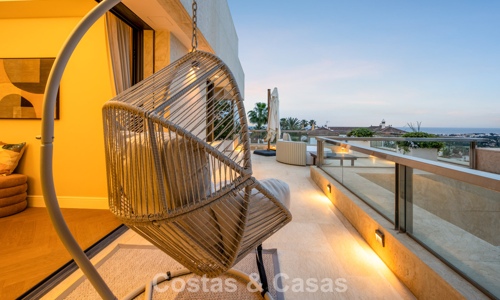 Penthouse duplex exclusif avec vue panoramique sur la mer à vendre à Nueva Andalucía, Marbella 803130