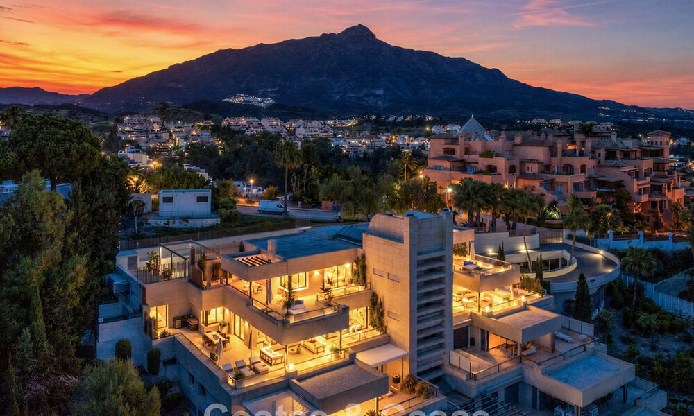 Penthouse duplex exclusif avec vue panoramique sur la mer à vendre à Nueva Andalucía, Marbella 803131