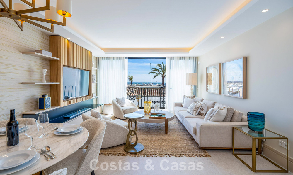 Appartement de luxe à vendre avec vue directe sur le port, en première ligne à Puerto Banús, Marbella 803161