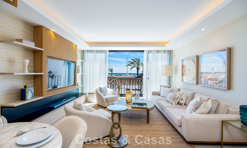 Appartement de luxe à vendre avec vue directe sur le port, en première ligne à Puerto Banús, Marbella 803163