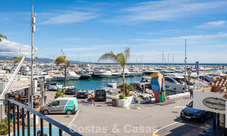 Appartement de luxe à vendre avec vue directe sur le port, en première ligne à Puerto Banús, Marbella 803165 