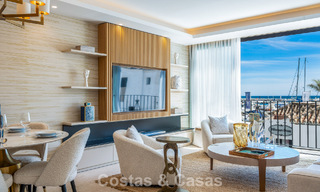 Appartement de luxe à vendre avec vue directe sur le port, en première ligne à Puerto Banús, Marbella 803167 