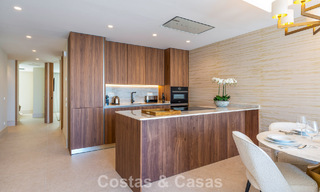 Appartement de luxe à vendre avec vue directe sur le port, en première ligne à Puerto Banús, Marbella 803169 