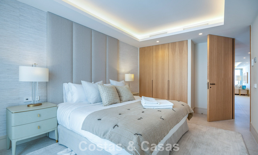 Appartement de luxe à vendre avec vue directe sur le port, en première ligne à Puerto Banús, Marbella 803190