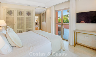Superbe penthouse duplex à vendre dans une résidence en bord de mer à Los Monteros, Marbella Est 803209 