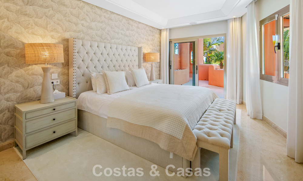 Superbe penthouse duplex à vendre dans une résidence en bord de mer à Los Monteros, Marbella Est 803213