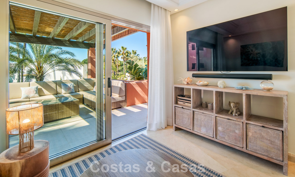 Superbe penthouse duplex à vendre dans une résidence en bord de mer à Los Monteros, Marbella Est 803225