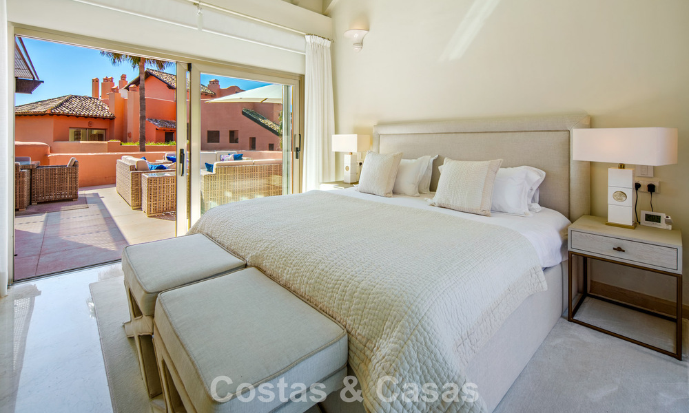 Superbe penthouse duplex à vendre dans une résidence en bord de mer à Los Monteros, Marbella Est 803232