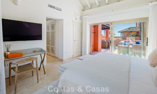 Superbe penthouse duplex à vendre dans une résidence en bord de mer à Los Monteros, Marbella Est 803233 
