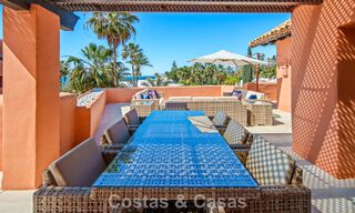 Superbe penthouse duplex à vendre dans une résidence en bord de mer à Los Monteros, Marbella Est 803237 
