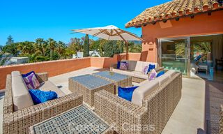 Superbe penthouse duplex à vendre dans une résidence en bord de mer à Los Monteros, Marbella Est 803239 