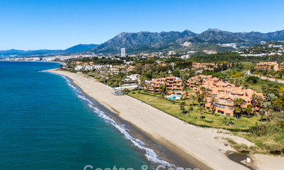 Superbe penthouse duplex à vendre dans une résidence en bord de mer à Los Monteros, Marbella Est 803254