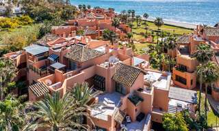 Superbe penthouse duplex à vendre dans une résidence en bord de mer à Los Monteros, Marbella Est 803256 