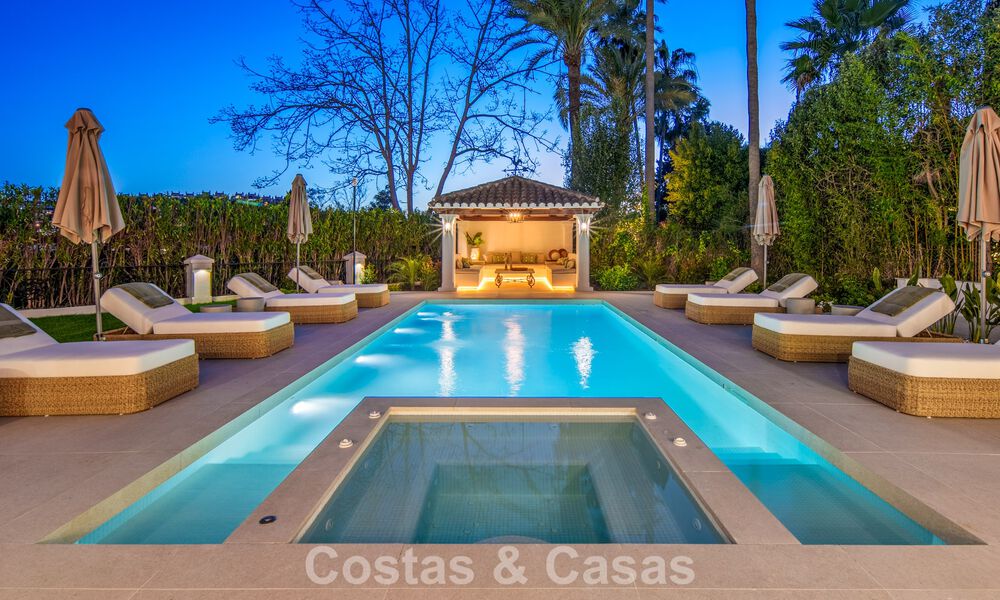 Villa méditerranéenne de luxe à vendre, en première ligne de golf, dans une prestigieuse résidence à Nueva Andalucía, Marbella 803261