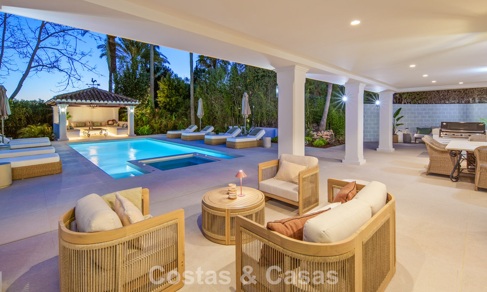 Villa méditerranéenne de luxe à vendre, en première ligne de golf, dans une prestigieuse résidence à Nueva Andalucía, Marbella 803262