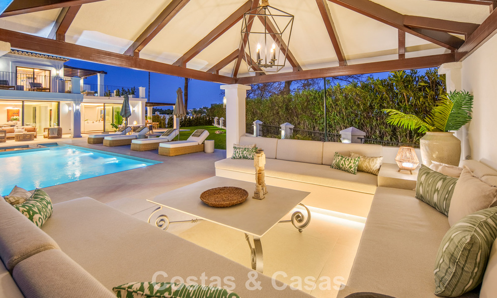 Villa méditerranéenne de luxe à vendre, en première ligne de golf, dans une prestigieuse résidence à Nueva Andalucía, Marbella 803263