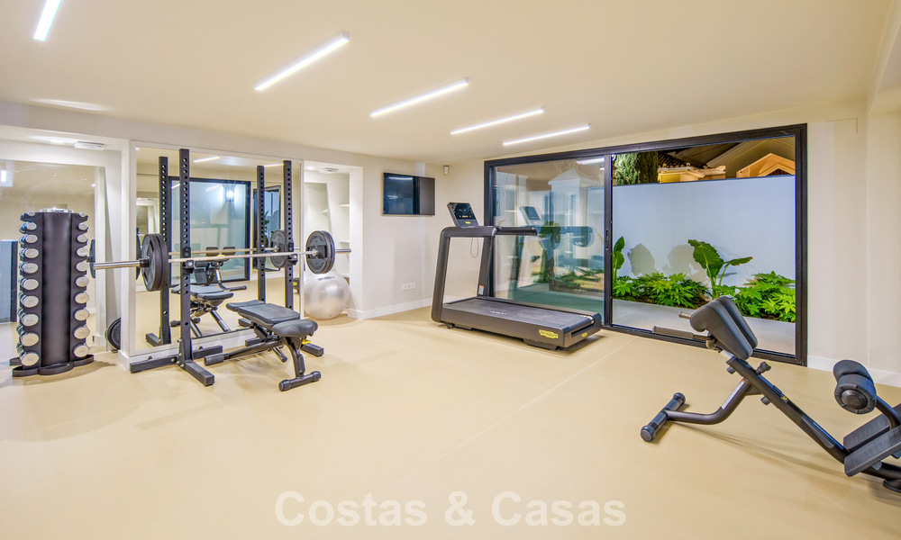 Villa méditerranéenne de luxe à vendre, en première ligne de golf, dans une prestigieuse résidence à Nueva Andalucía, Marbella 803266
