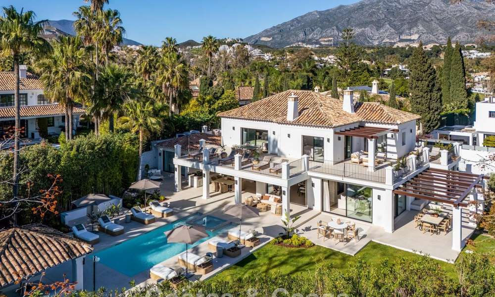 Villa méditerranéenne de luxe à vendre, en première ligne de golf, dans une prestigieuse résidence à Nueva Andalucía, Marbella 803268