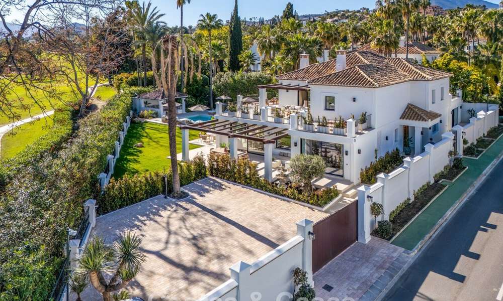 Villa méditerranéenne de luxe à vendre, en première ligne de golf, dans une prestigieuse résidence à Nueva Andalucía, Marbella 803271