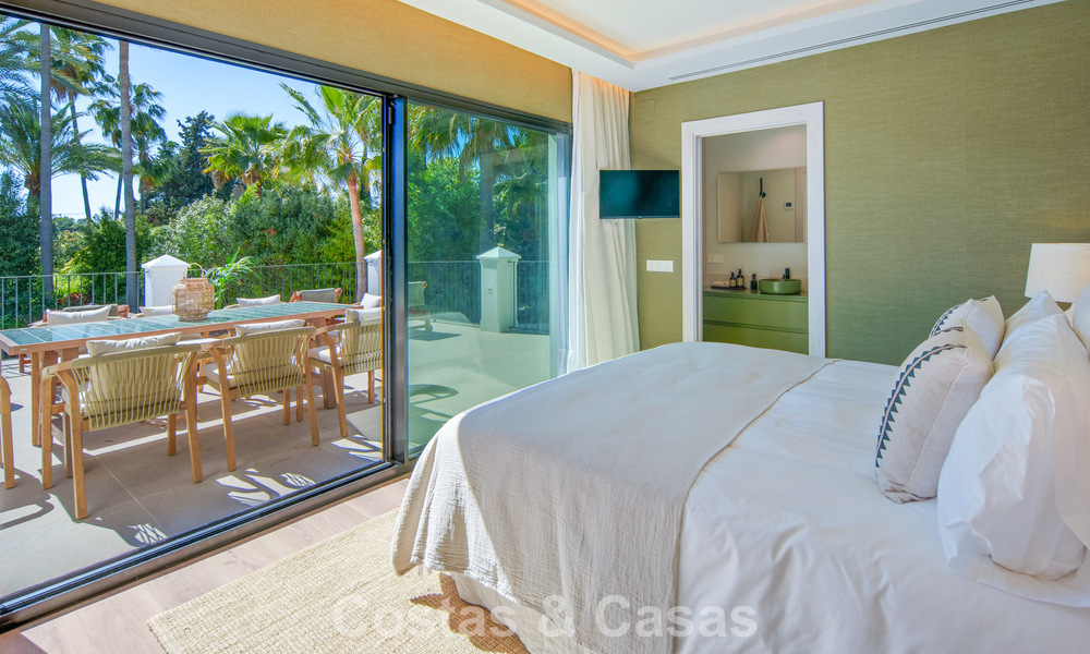 Villa méditerranéenne de luxe à vendre, en première ligne de golf, dans une prestigieuse résidence à Nueva Andalucía, Marbella 803277