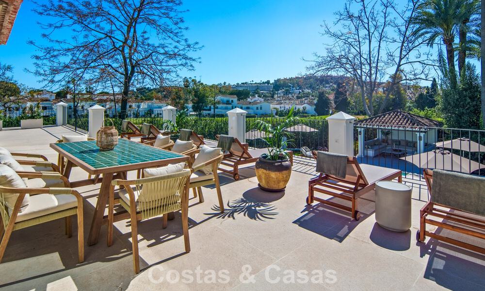 Villa méditerranéenne de luxe à vendre, en première ligne de golf, dans une prestigieuse résidence à Nueva Andalucía, Marbella 803281
